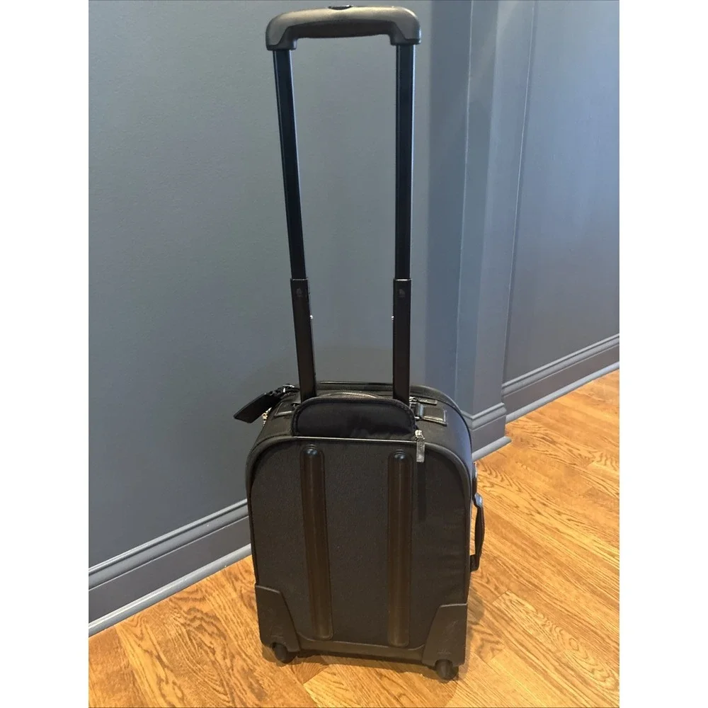 Tumi 4820D Business Carry-On Black Bag Suitcase/Carry-on